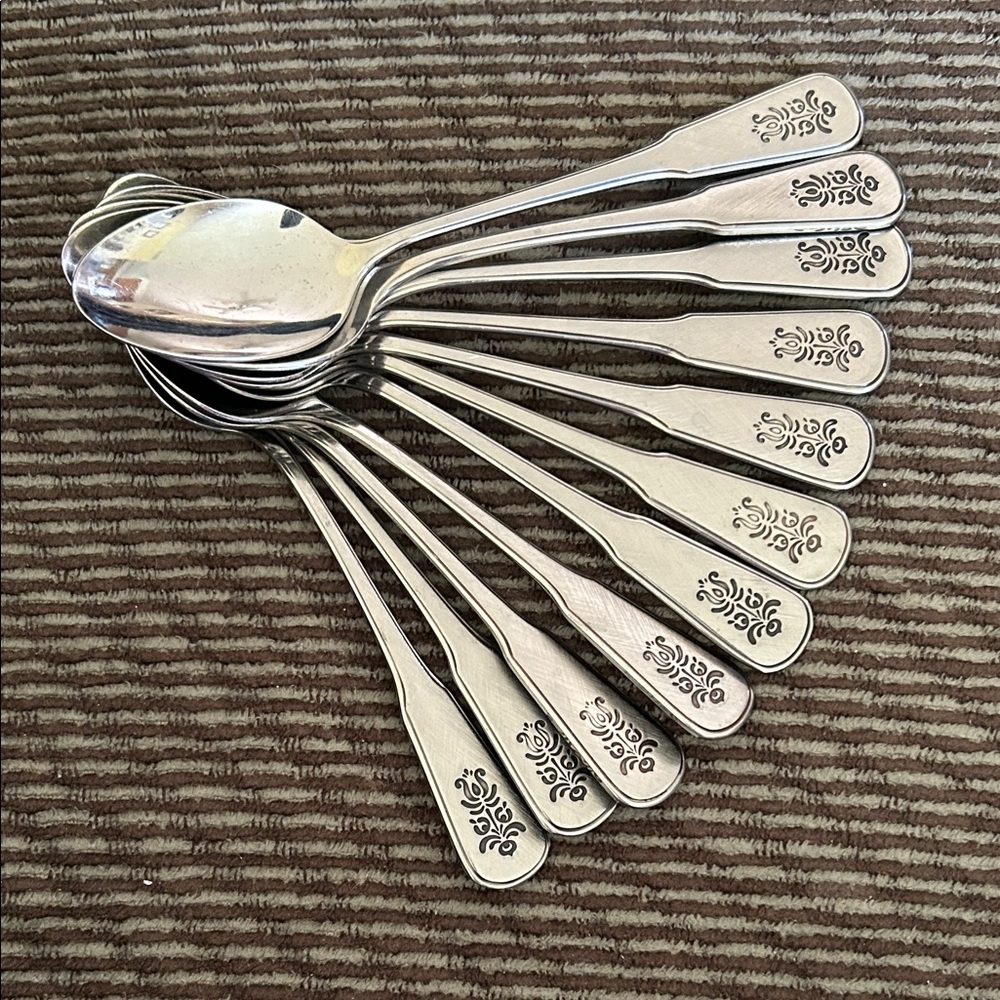 Pfaltzgraff Stainless Set/11 Teaspoons Village Pattern